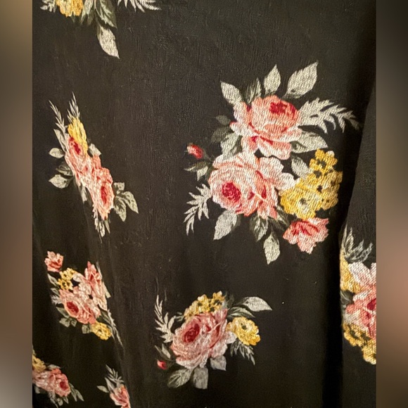 🧡15 for $20🧡 No Comment Black Floral Long sleeve|hooded lightweight sweater - Picture 3 of 6